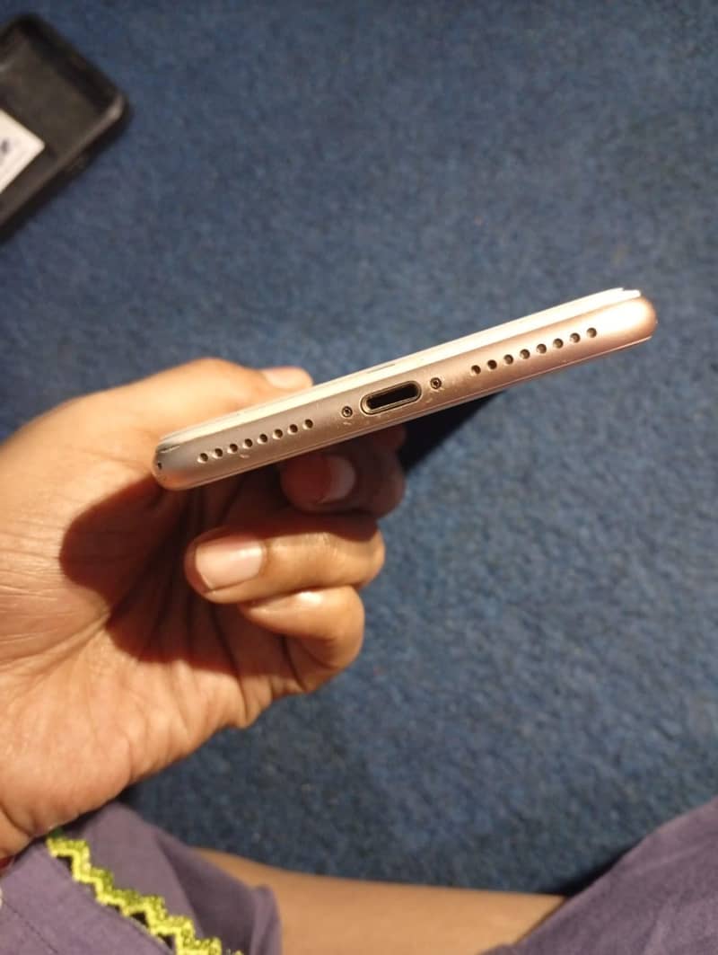 Apple iPhone 8 Plus 5