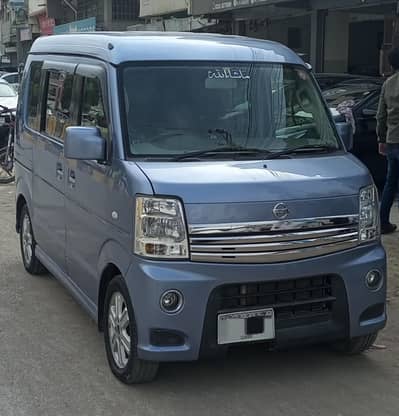 Every wagon PZ turbo Nissan logo