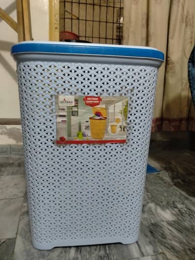 Lavenna laundry basket (new)