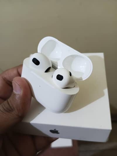 Original 3rd Gen Airpods Fresh Import 10/10 Condition