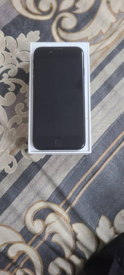 Apple iPhone SE