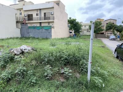 Corner Plot Usman block - 7 Marla
