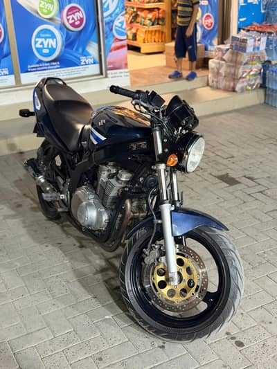 Suzuki Gs500