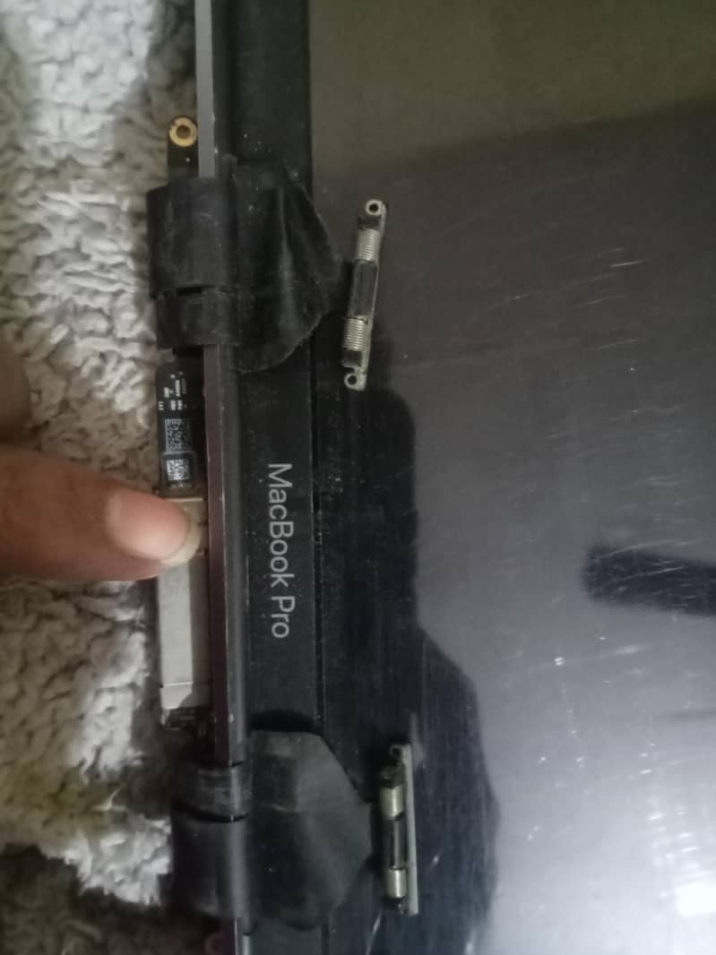 MacBook Pro 1