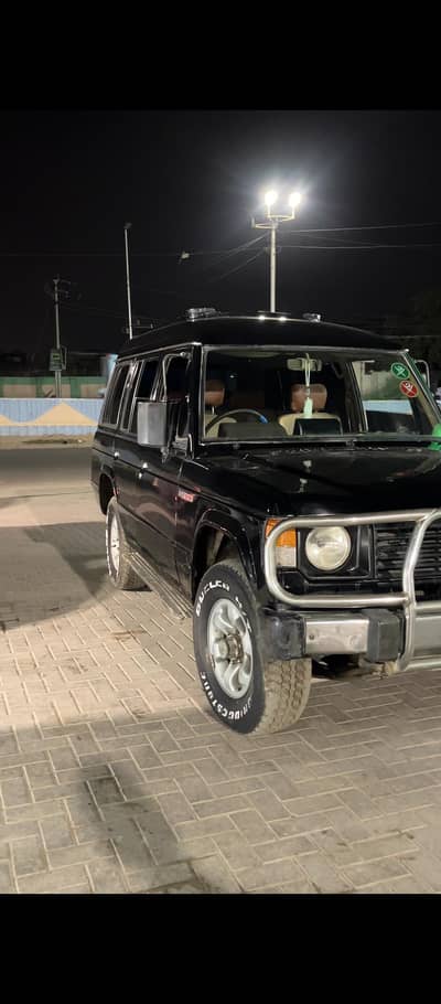 Mistubushi Pajero 1988 model, petrol engine 2000,cc Contect03182241938