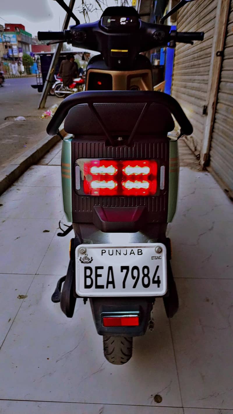 scooty 1