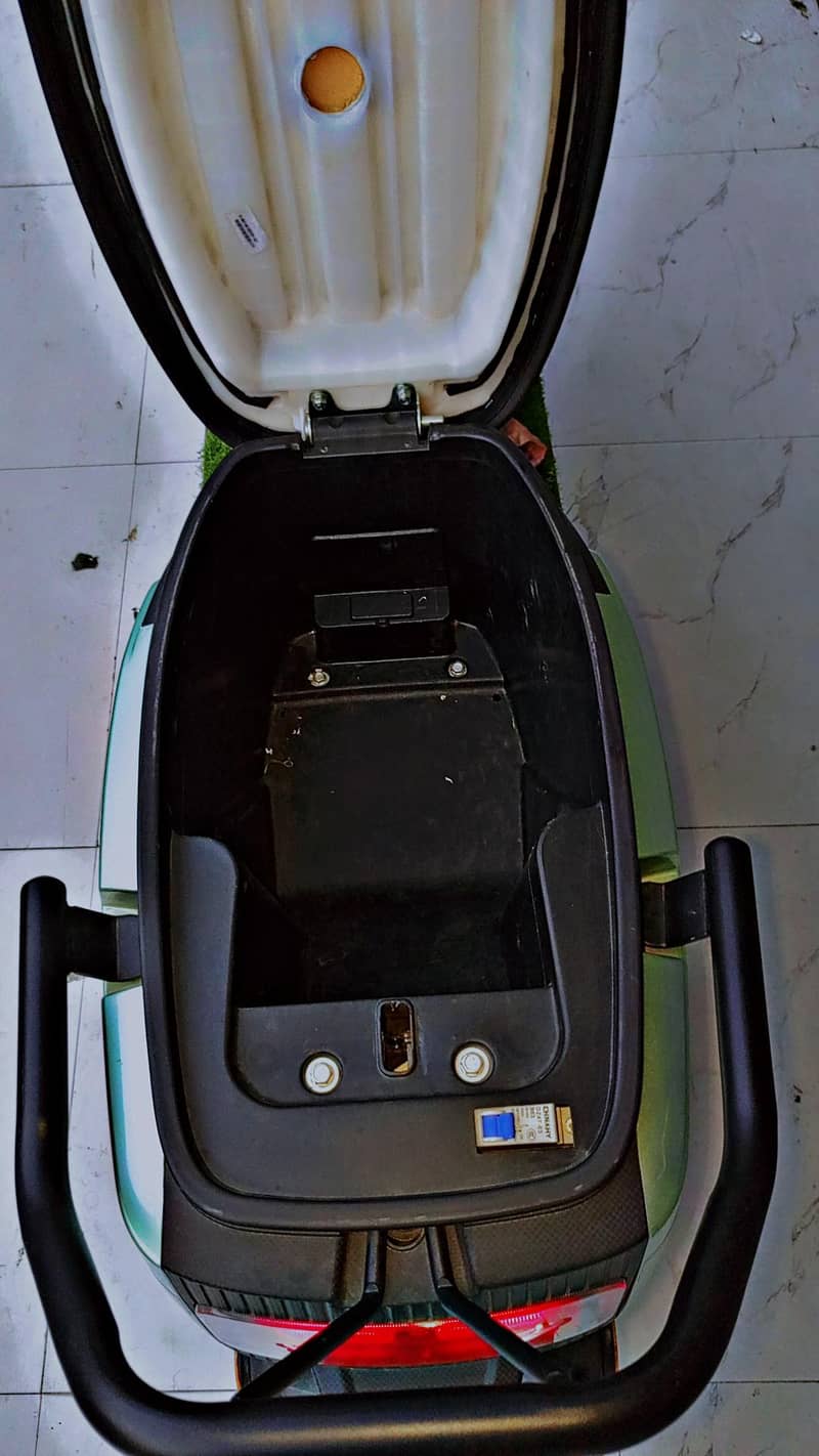scooty 4
