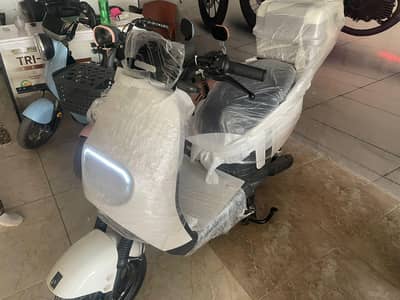 Crown EV scooter
