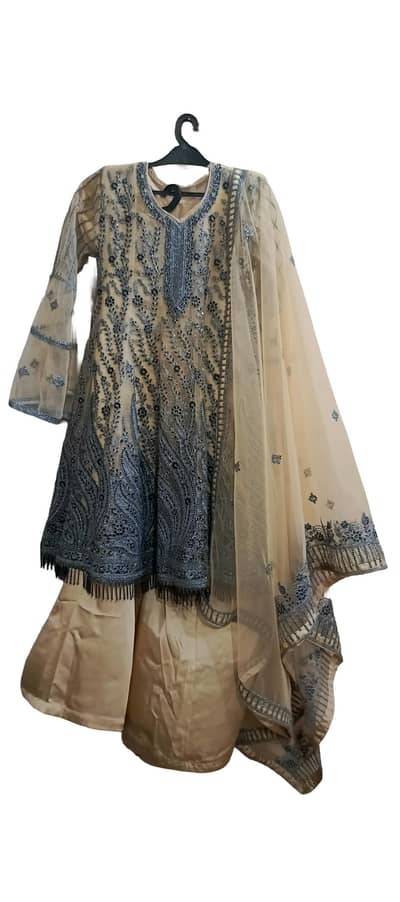 4PC Beautiful Formal Heavy Embroidered Suit