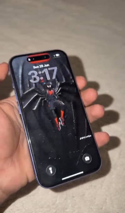 Apple iPhone 16