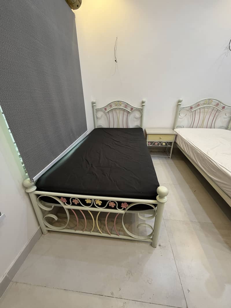 Single beds set 9