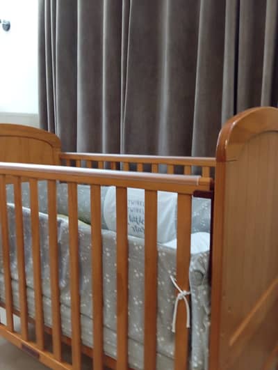 Zubaidas  baby cot