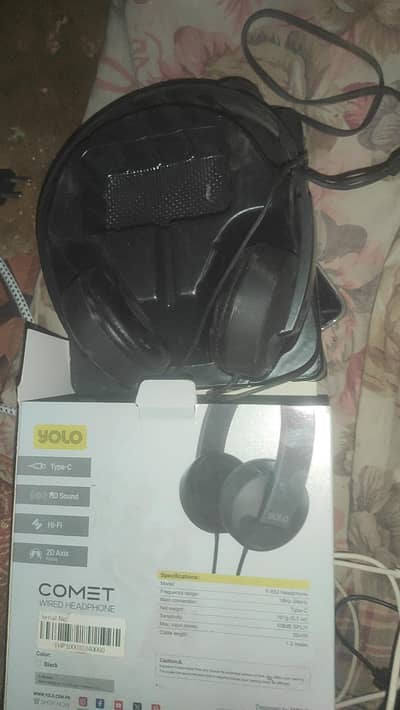 wired headphones