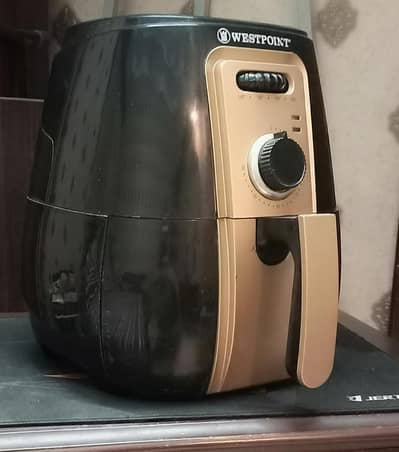 BEST OFFER … WESTPOINT DELUXE AIR FRYER (MODEL WF-5255) 1425 WATTS!!!