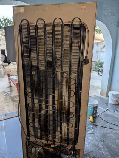DAWLANCE 2 DOOR FRIDGE