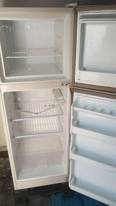 dawlance fridge excellent condition for sale