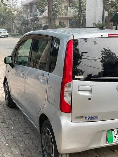 Daihatsu Move 2015