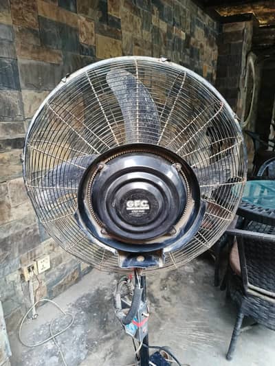 Pedestal mist fans and bracket fans