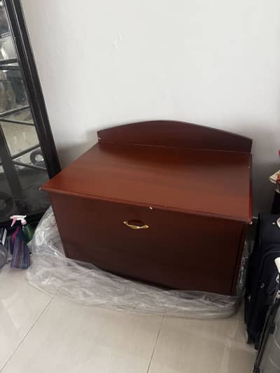 Table type shoes Rack