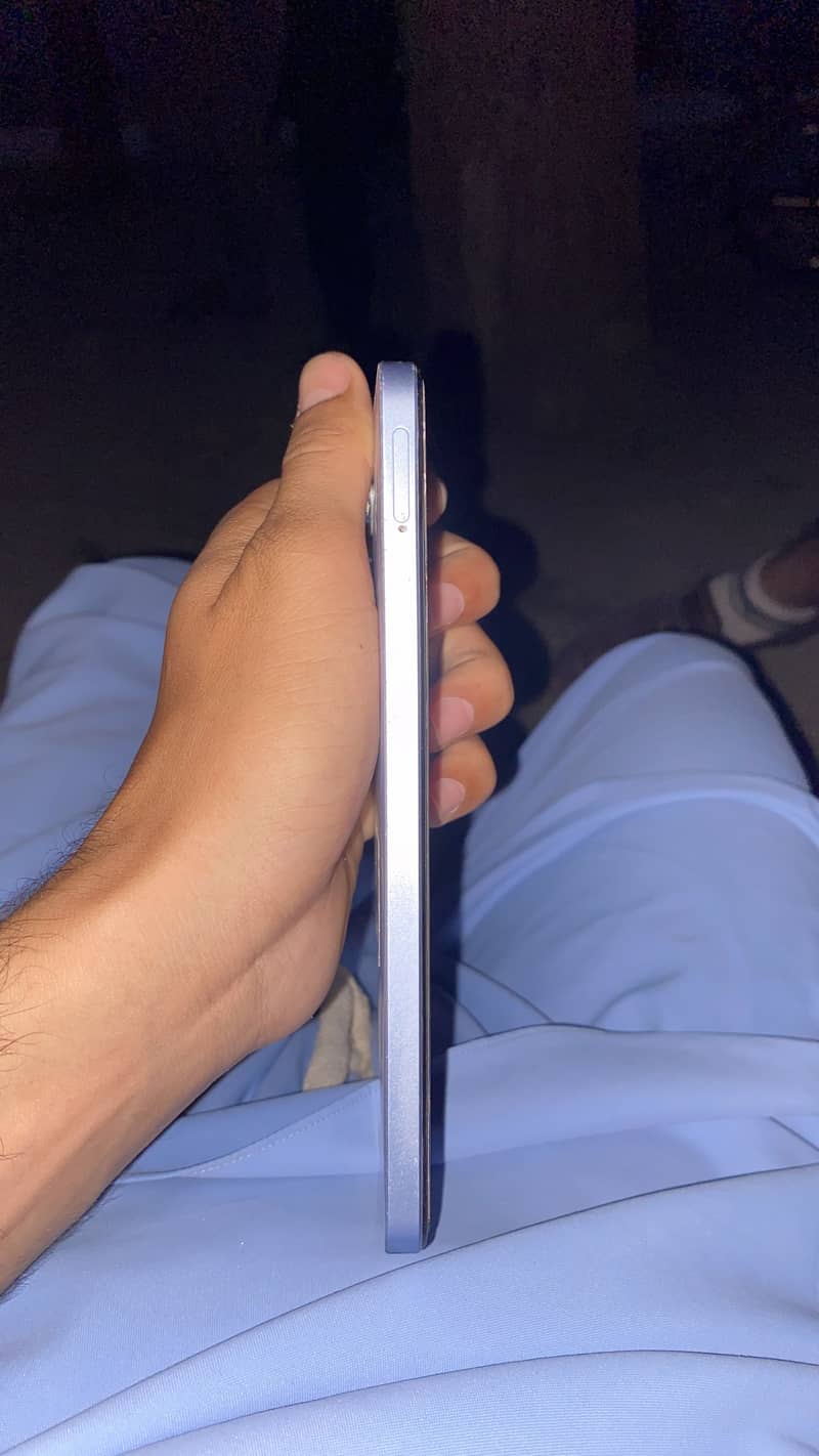 Realme Note 60 4
