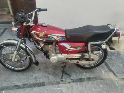 Honda 125 2023 model  03054755095 contact