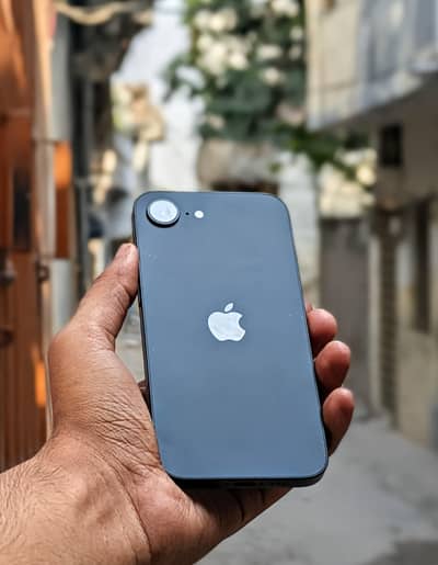 iPhone 16e Waterpack 100health Price Fix