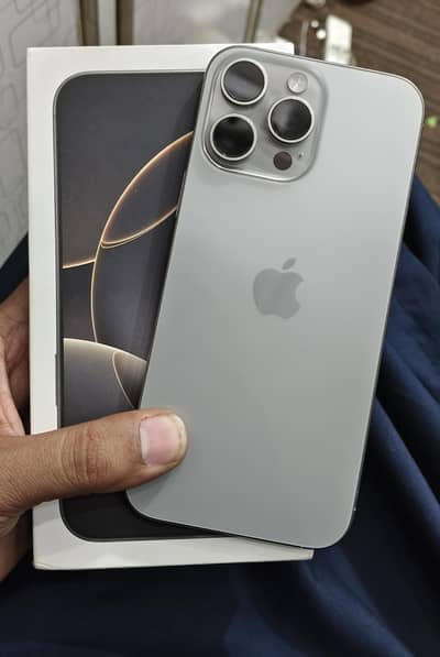 Apple iPhone 16 Pro Max