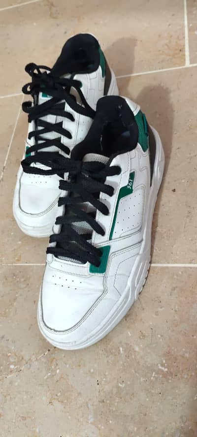 White & Green Sneakers – Size 40 (41 Fit) – Excellent Condition