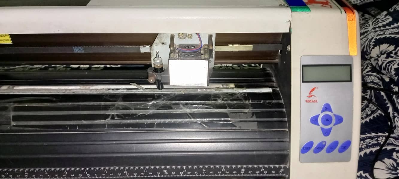 Redsail Cutting Plotter 1