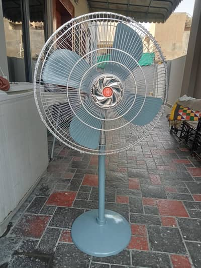 stend fan 10 by 10 condition for sale
