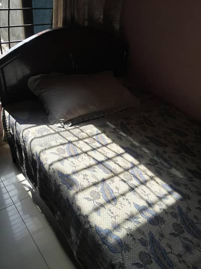 Solid wood single bed with mattress