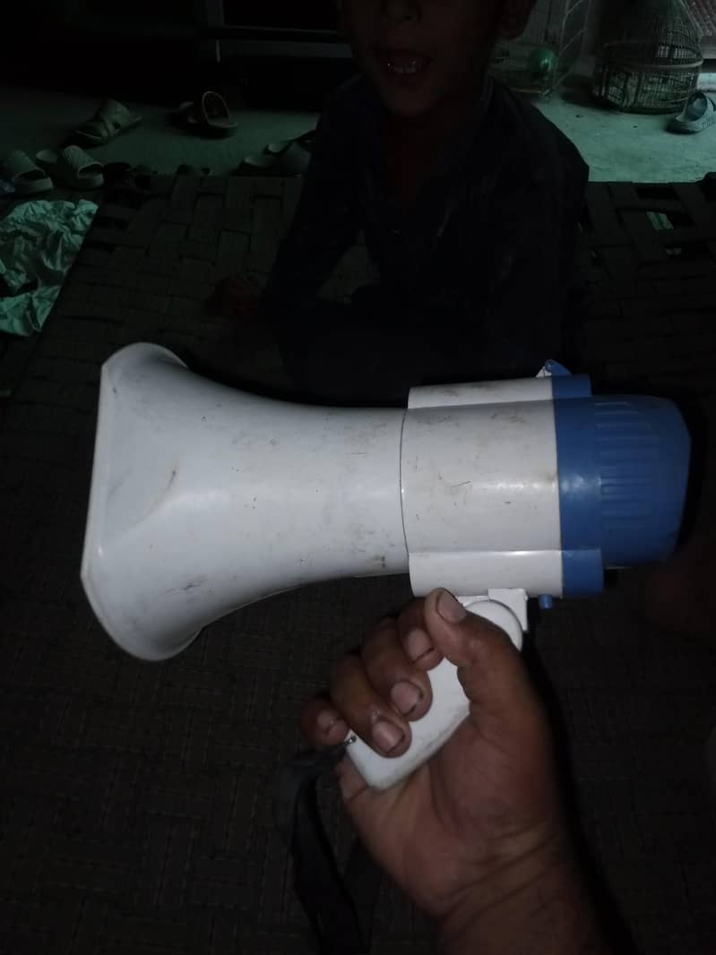 cell speaker 1