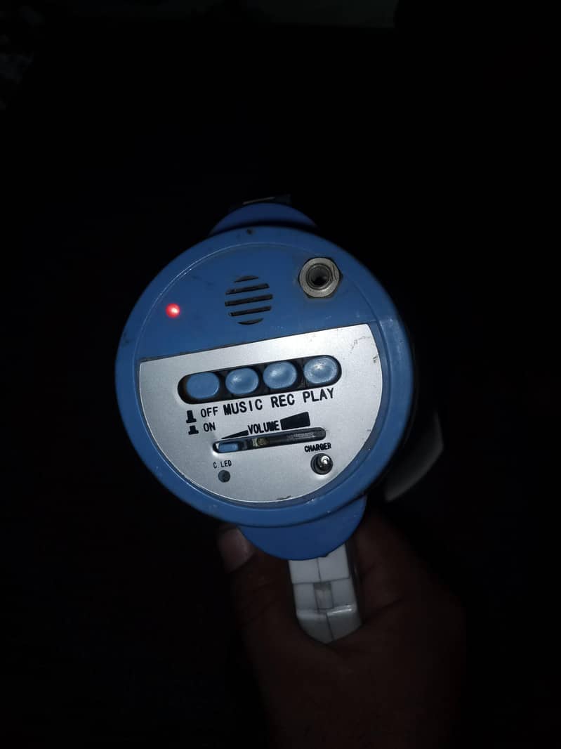 cell speaker 2