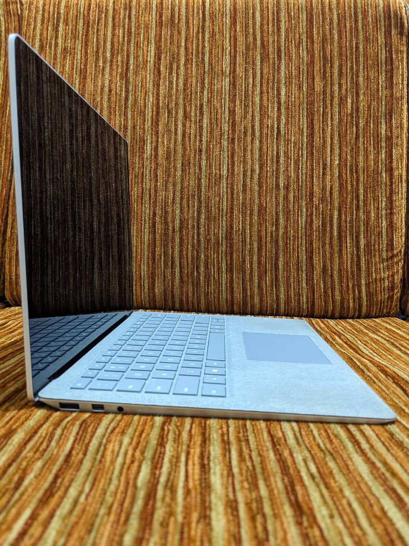 Surface Laptop 2 2