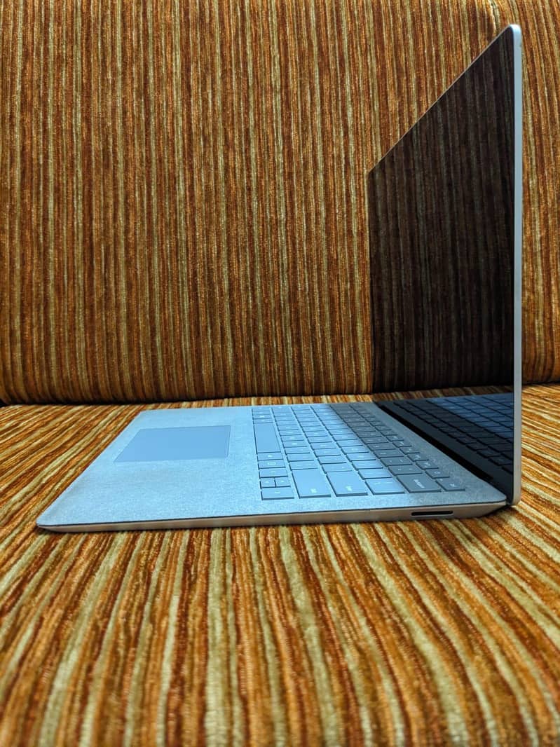 Surface Laptop 2 3