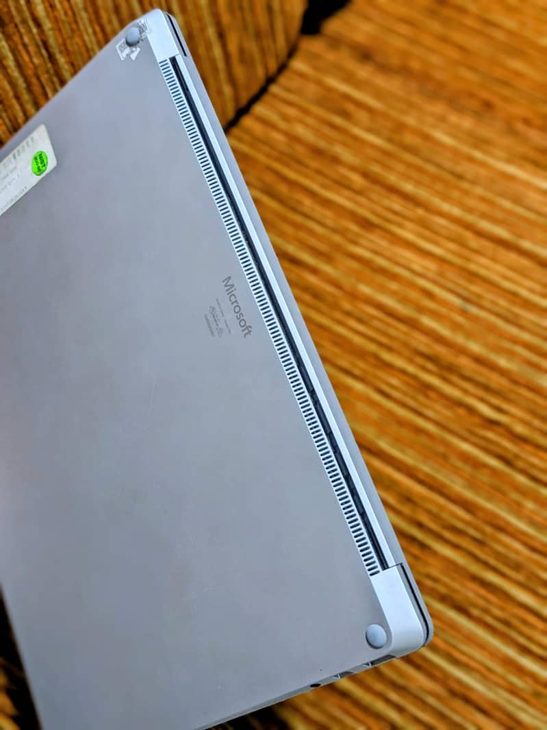 Surface Laptop 2 5