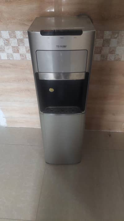 water Dispenser  good condition original