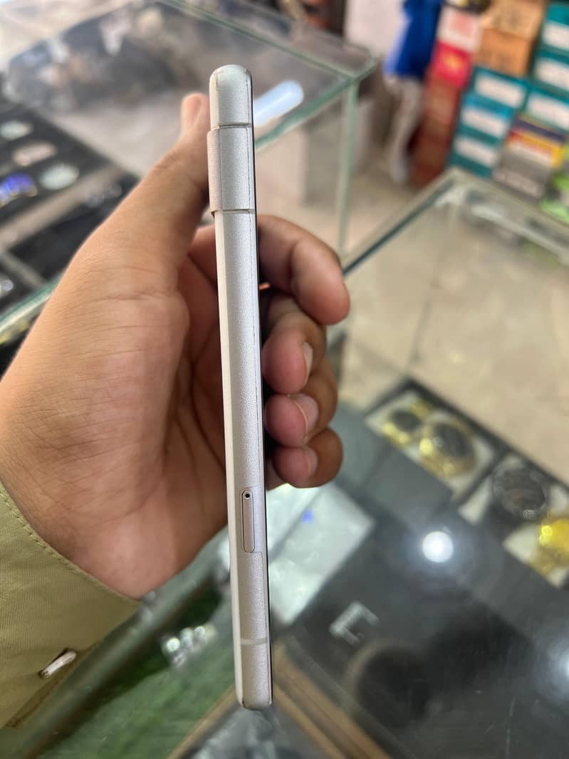 Google Pixel 7a 2