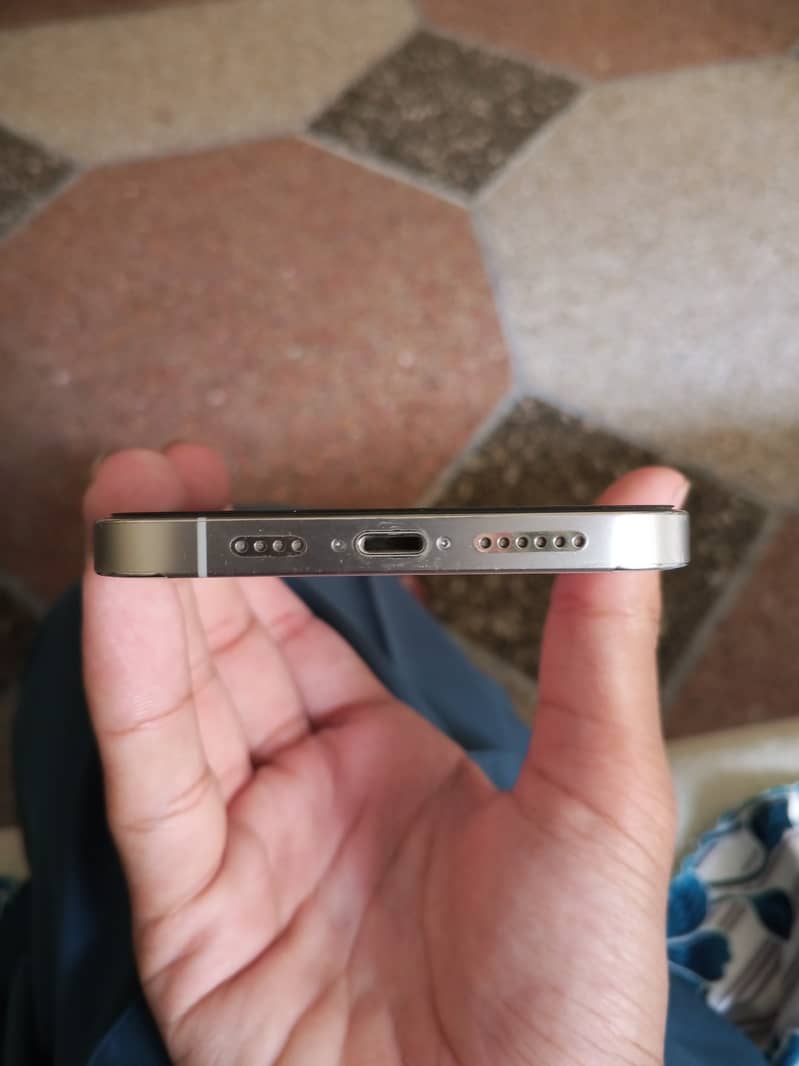 Apple iPhone 12 Pro Max 3