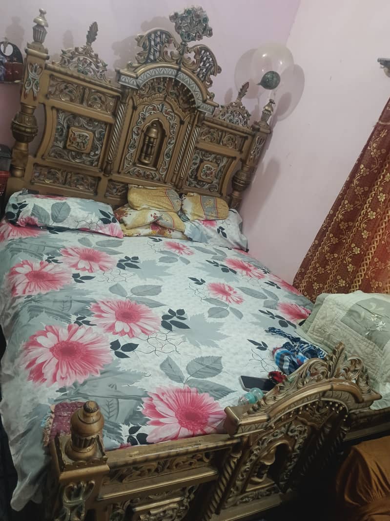 Bed cabnit dressing 4