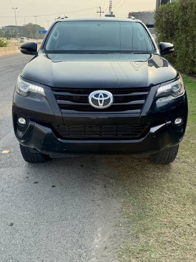 Toyota Fortuner V 2019