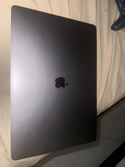 Macbook pro 2019 16 Inch 1TB / 64 GB ram