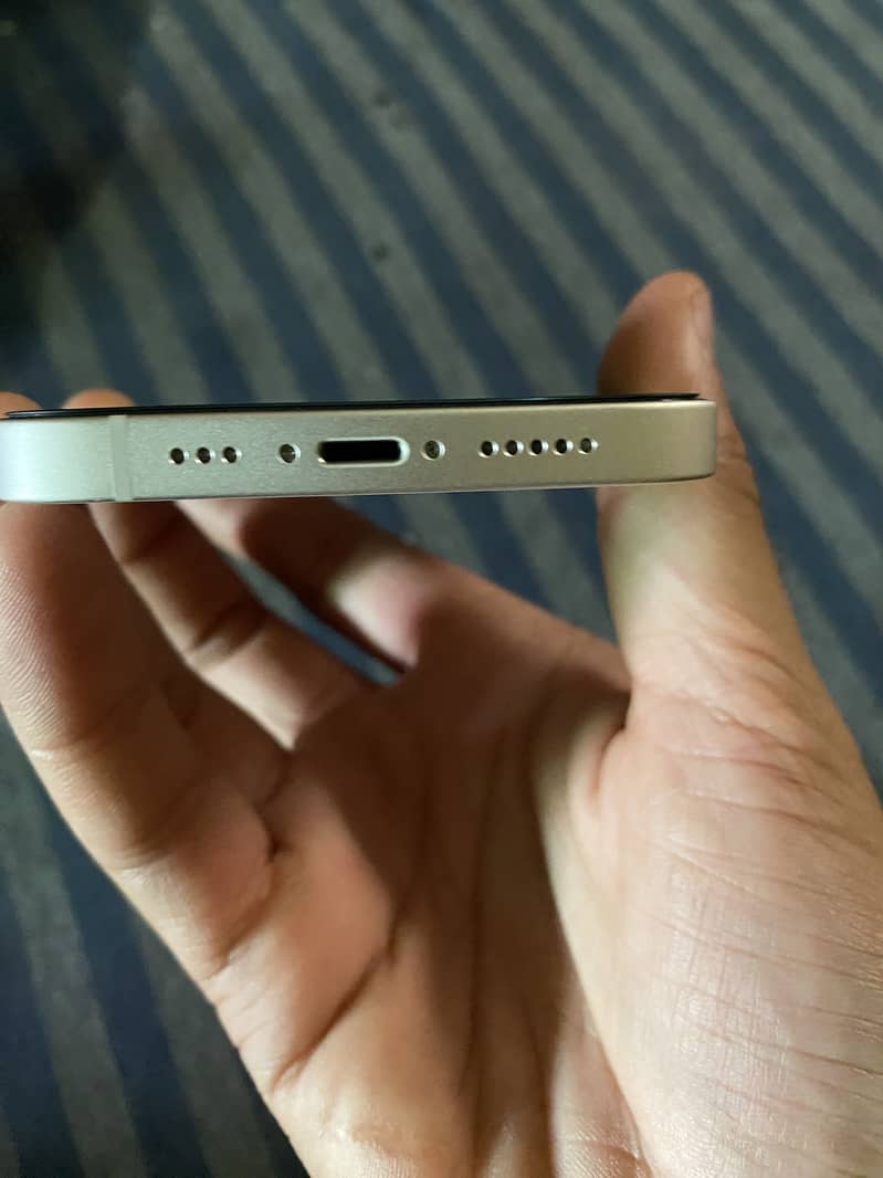 Apple iPhone 13 3