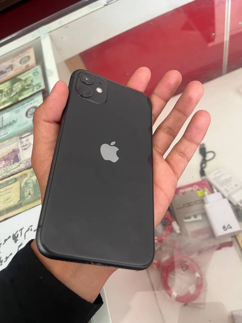 Apple iPhone 11 4