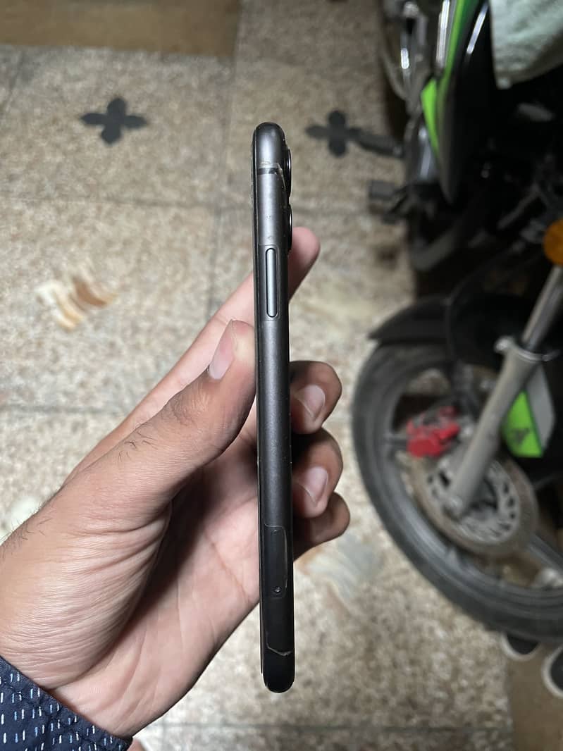 Apple iPhone 11 2