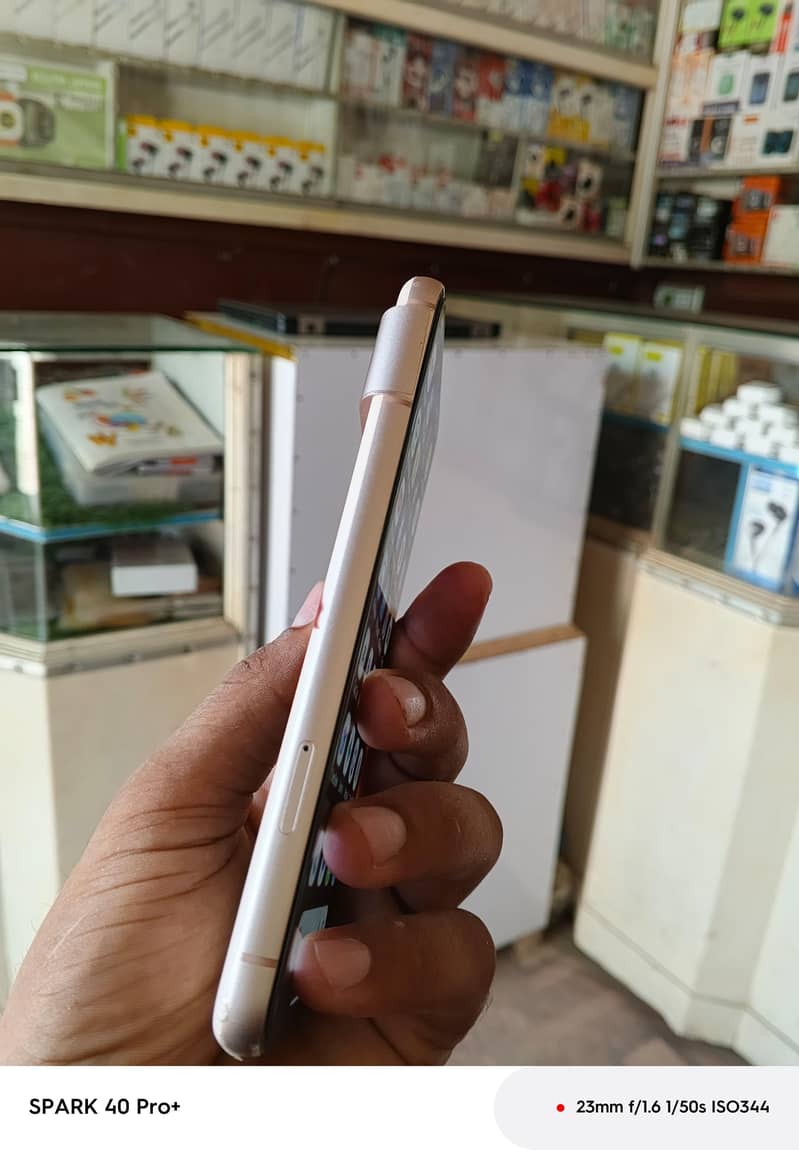 Google Pixel 8 3