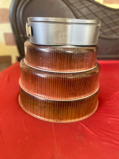4-Piece Cake Baking Moulds / Pans Set for Sale
