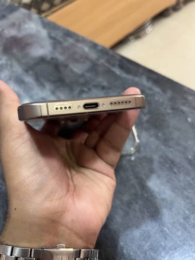 Apple iPhone 16 Pro Max