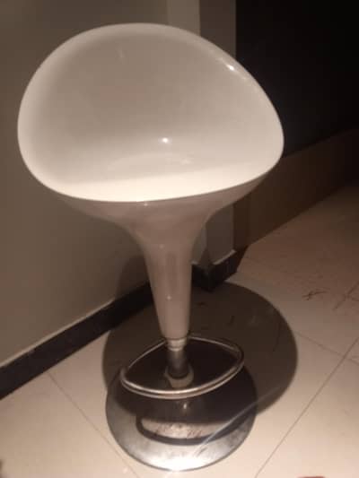 revolving chair