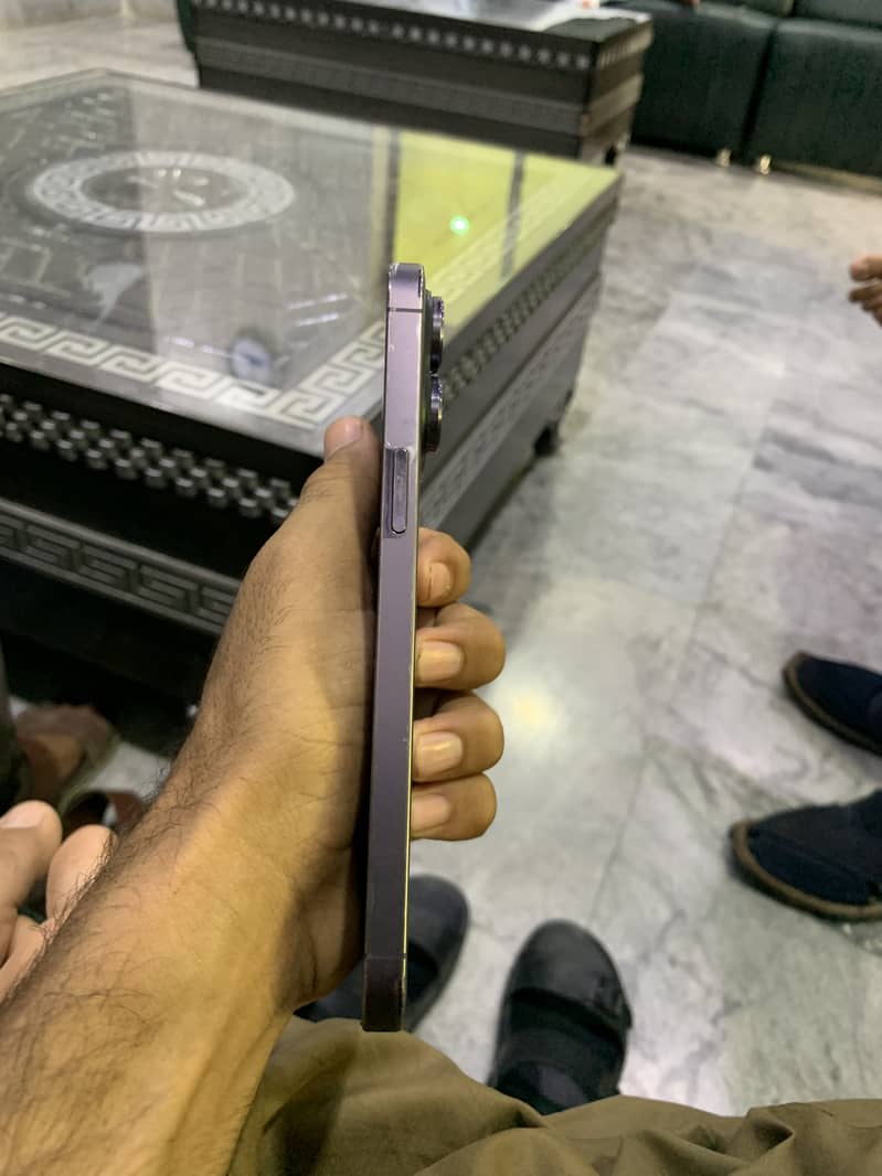 Apple iPhone 14 Pro Max 1